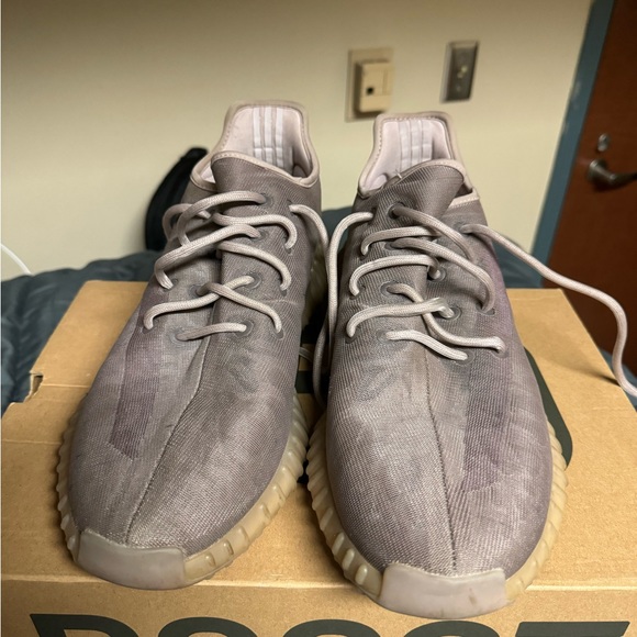 Size 13.5 - adidas Yeezy Boost 350 V2 Mono Mist - GW2871 - Picture 3 of 6